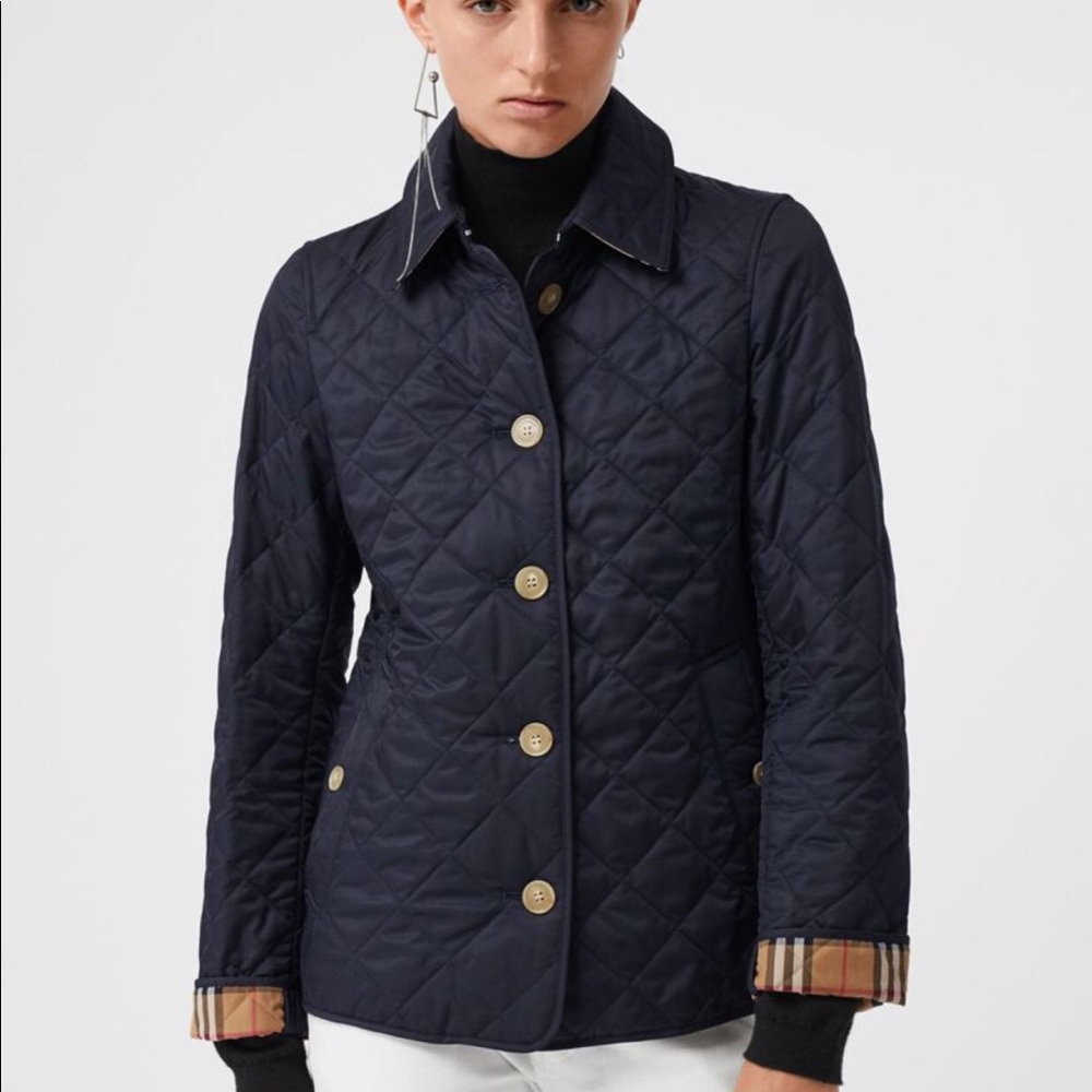 “Sold” !!!!!!!!!! Burberry Diamond Quilted Jacket - Picture 4 of 8